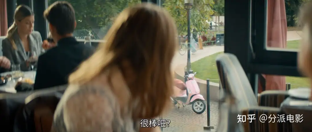 《一个近乎正常的家庭》网飞爆款,这大尺度剧好刺激!