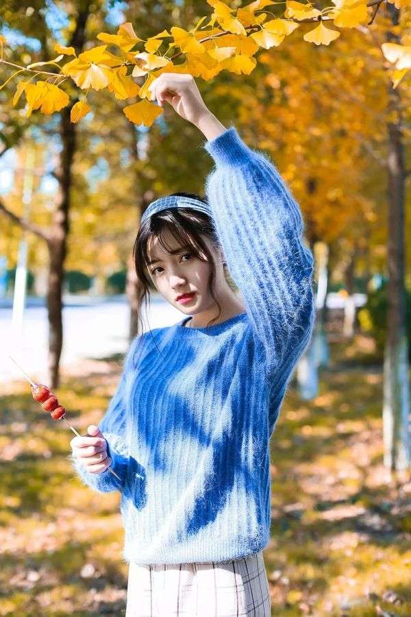 Omg 秋天也太适合拍这样的 暖色写真 了吧 知乎