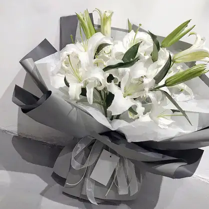 收到的百合花束怎么养 来看看正确的百合处理办法 知乎