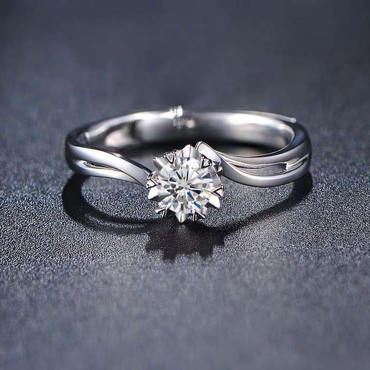 周大福定制这个品质的钻戒加戒托20100贵吗?