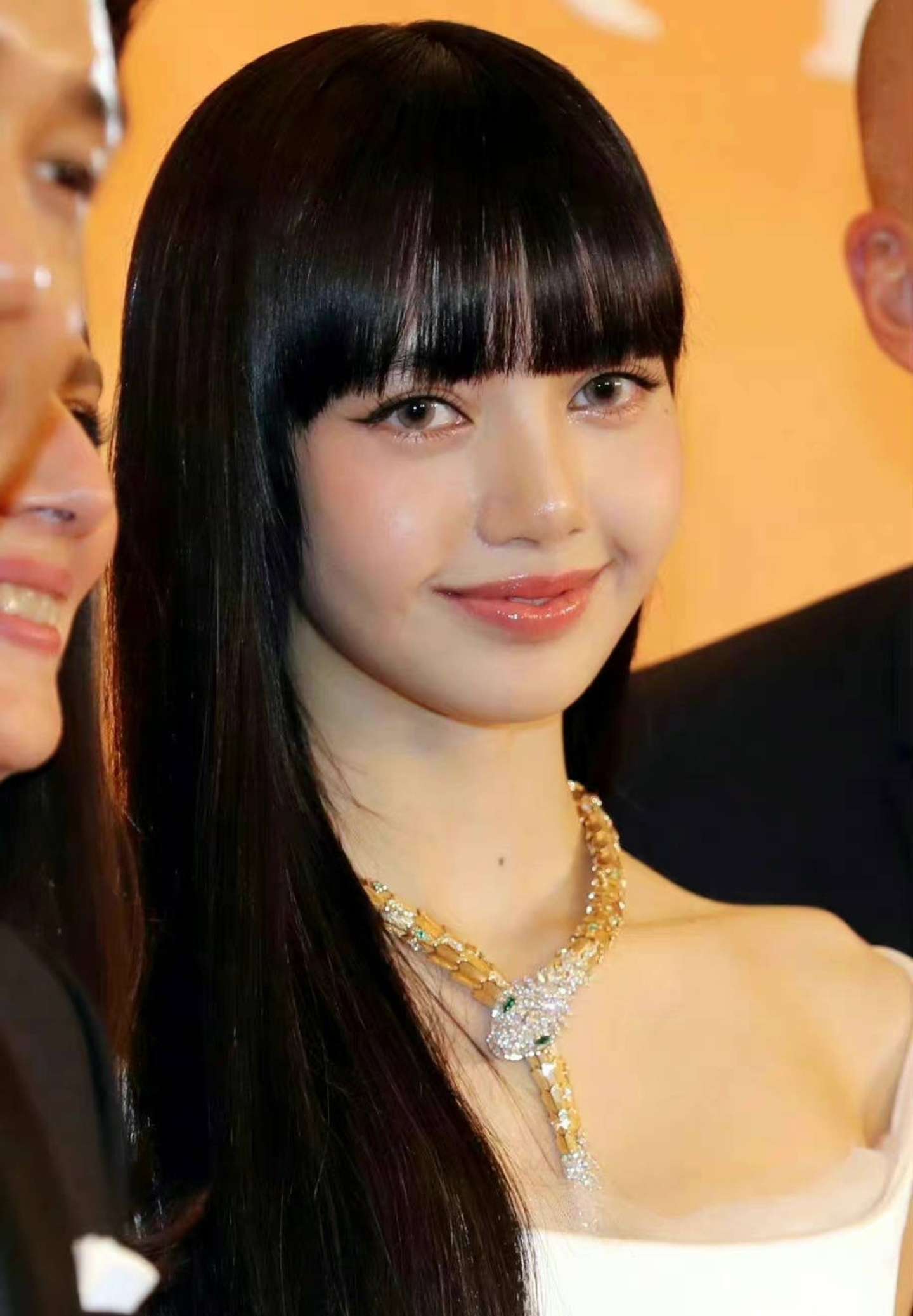 四斤 的想法: 韩国女明星 lisa出席某活动生图,身材比… - 知乎