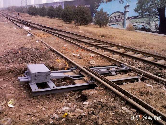 黑夜里的火车是怎样准确变轨? - 知乎
