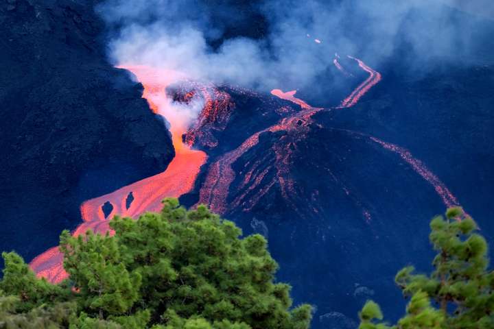 世界上最大的火山（黄石火山会毁灭地球吗）