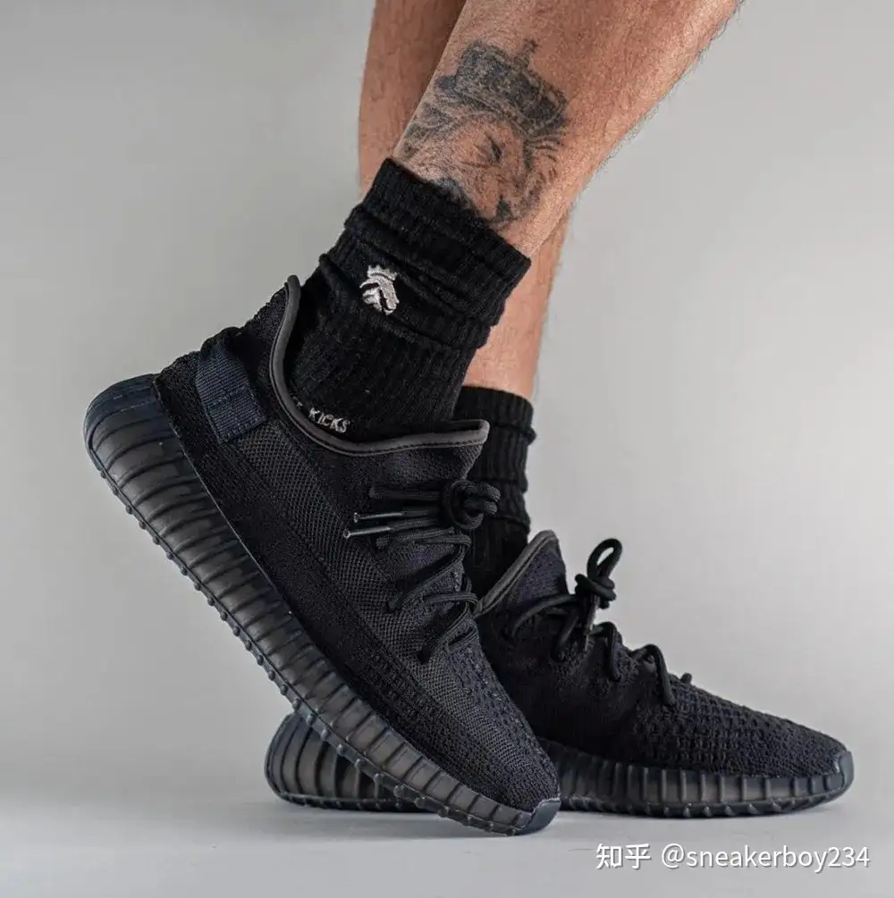 无数人必入款！「新黑武士」Yeezy 350 V2 上脚首次曝光！ - 知乎