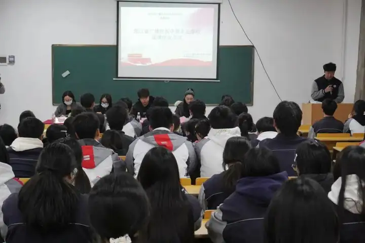 【紅色校園】信念如磐礪初心 青春揚(yáng)帆擔(dān)使命 | 塘棲校區(qū)團(tuán)課順利結(jié)業(yè)!(圖2) 【紅色校園】信念如磐礪初心 青春揚(yáng)帆擔(dān)使命 | 塘棲校區(qū)團(tuán)課順利結(jié)業(yè)!(圖2)