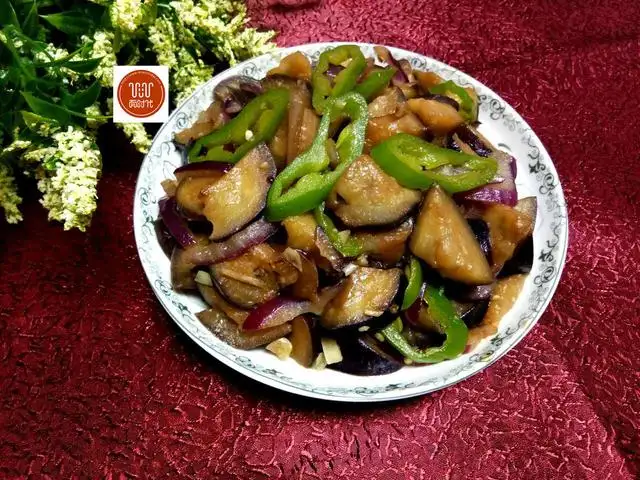 茄子的家常做法，味道不比饭店差，做法简单，保你一学就会！-烧茄子怎么做好吃又简单又好吃