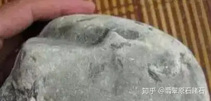 最全15种翡翠原石皮壳知识，翡翠原石图片文字释全！