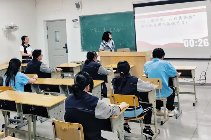 竞知深悟 笃思励行 | 塘栖校区开展“一站到底”计算机知识竞赛(图1)
