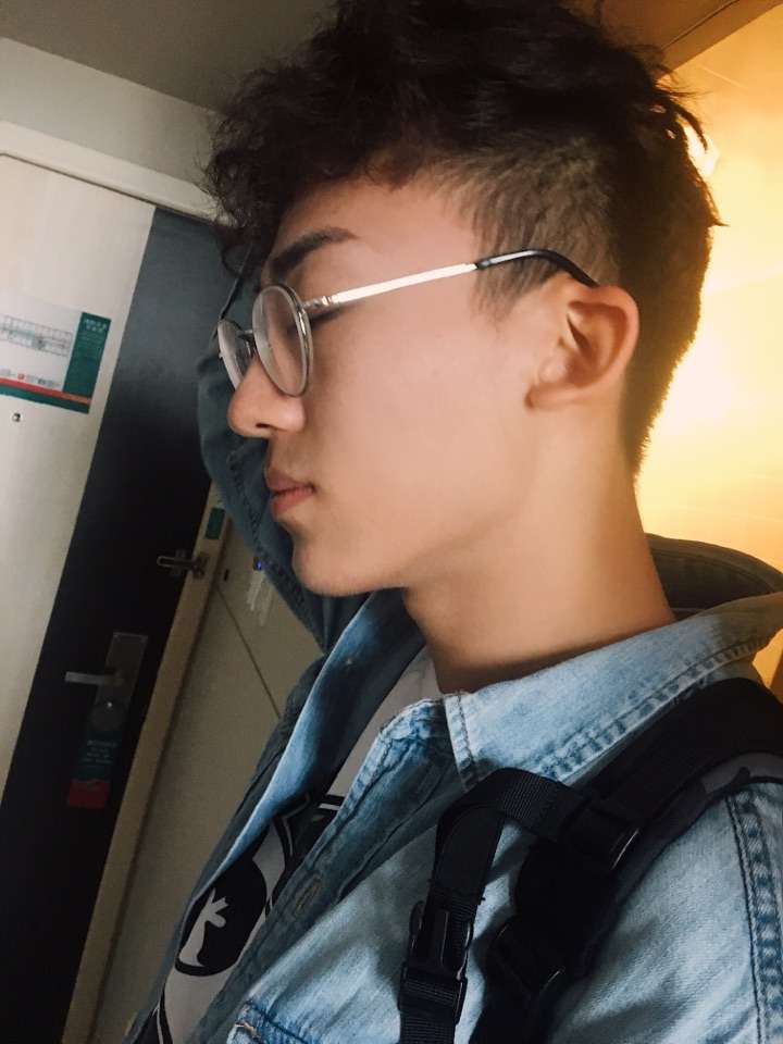 男生戴眼镜能有多好看