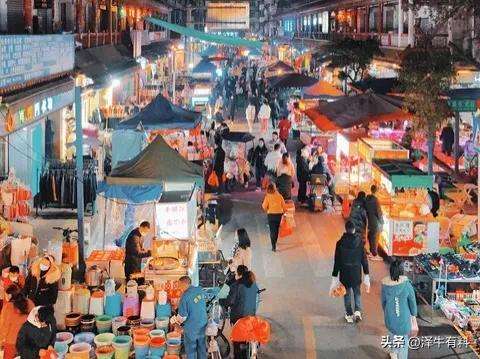 开化妆品店怎么样？开个化妆品店利润高吗