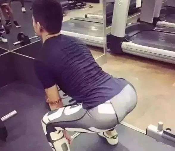 翘臀的男生说明他腰肌力量比较好哦(^_^)