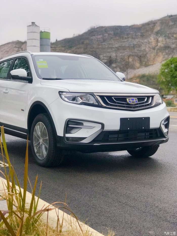 吉利博越伴我前行为我保驾护航