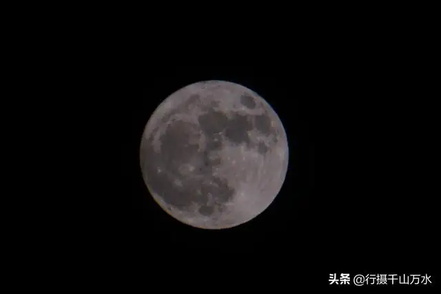 夜晚拍月亮的相机参数是什么（专业模式拍月亮参数）