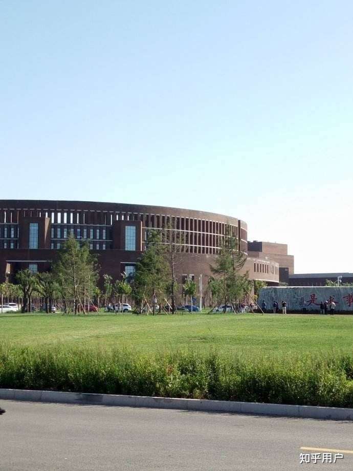 当然是南开大学津南校区和隔壁的天津大学北洋园校区啦,当之无愧地是