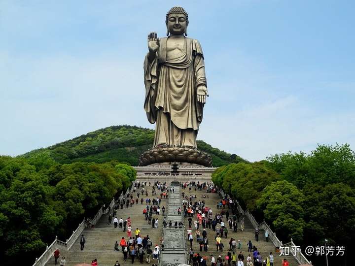 當今全世界最高的佛教造像,系釋迦牟尼立像,又名魯山大佛,堯山大佛,高