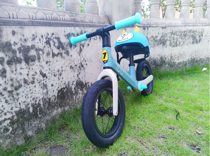 解放父母双手,2-7岁小朋友的运动伴侣,柒小佰儿童减震滑步车