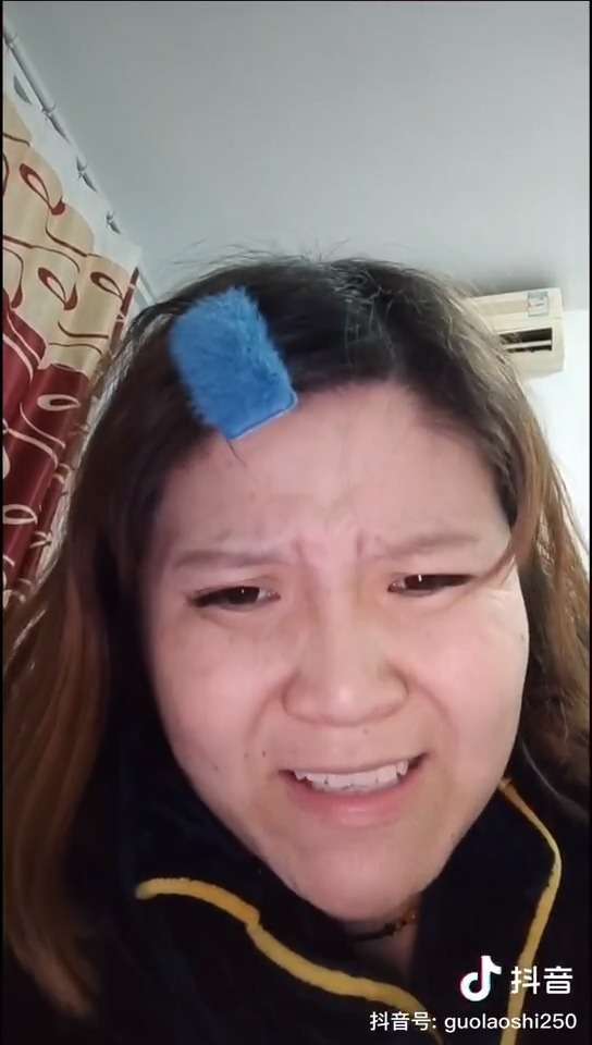 如何看待小米官方高仿账号在网红迷人的郭老师视频下的评论?