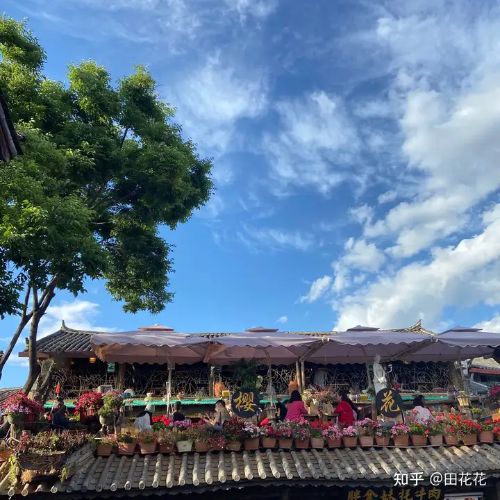 去云南旅游报团费用大概多少？