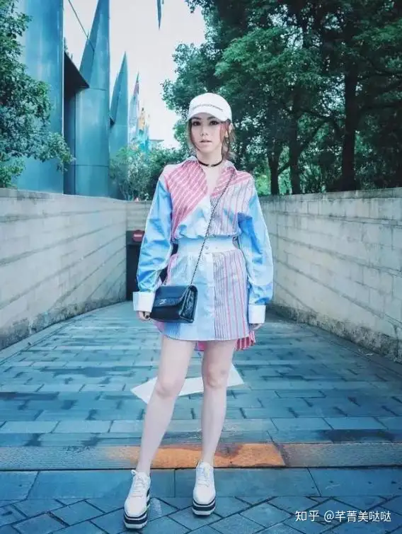 不少妹子把腿粗当成会呼吸的痛！14套秋冬衣服及显腿细技巧送给你(腿粗的人怎么搭配衣服显瘦)