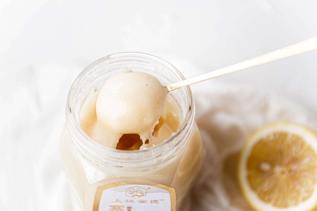 开封后的蜂蜜可以放多久 过期的蜂蜜还能吃吗 知乎