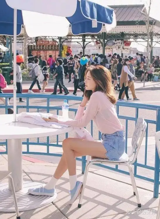 女生通用的8个拍照姿势，教你摆拍出最美的pose - 墨华网 (图14)