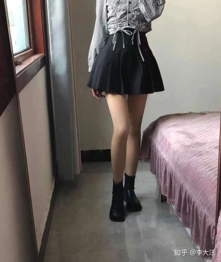 光腿神器穿好了的效果就是这样,腿又长又细又丝滑 图片均来源于网络