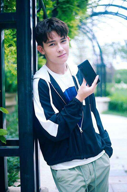 如何评价《非正式会谈》第三季俄罗斯代表萨沙?