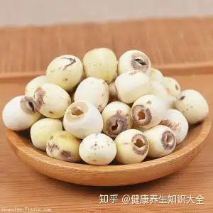 莲子有什么功效、莲子红枣汤的功效、莲子泡水喝的功效？（莲子红枣煮水喝的功效和作用禁忌及副作用）