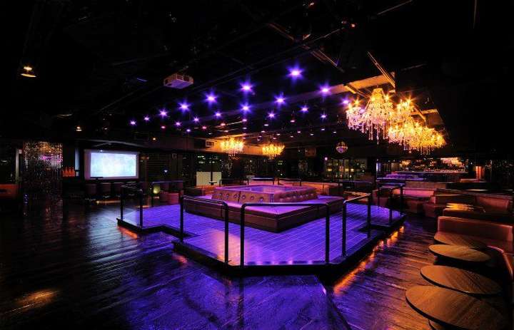 六本木的v2是一家什么样的酒吧