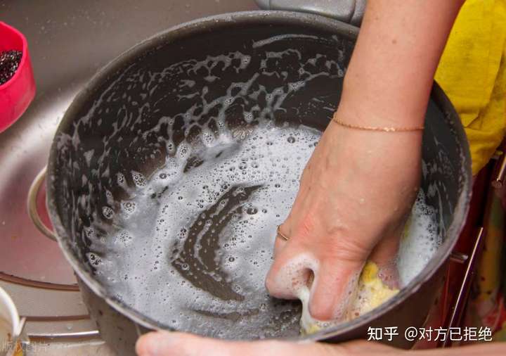 锅底脏用什么妙招洗 生活小妙招洗锅底的方法详细介绍