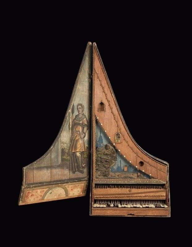 现在最古老的羽管键琴,藏于英国皇家音乐学院(Royal College of Music)。它是一台立式羽管键琴,这种乐器被称为 Clavicytherium。
