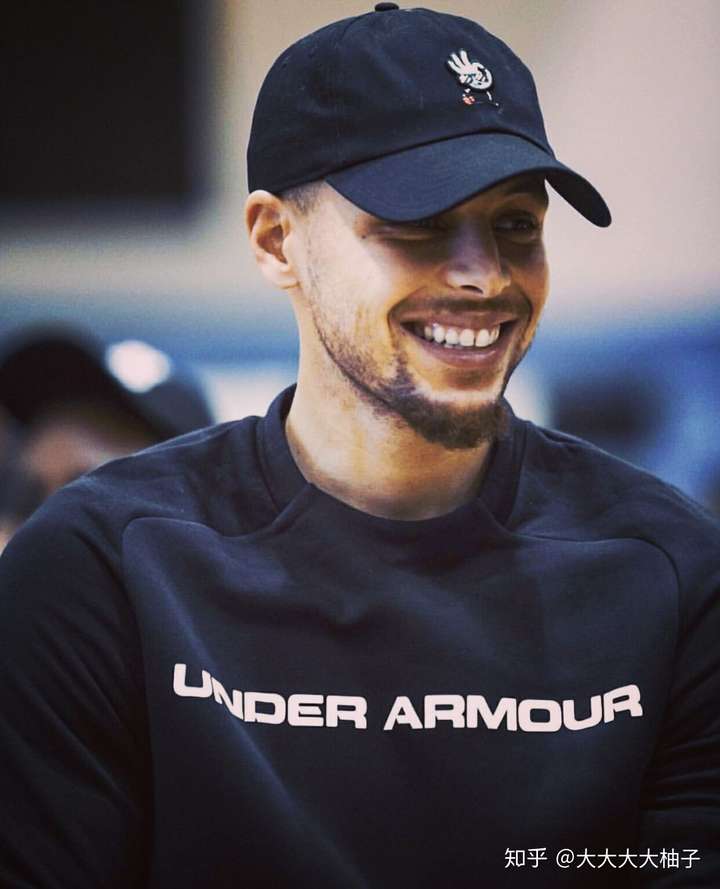 你有哪些有关史蒂芬库里的温暖笑容的照片?