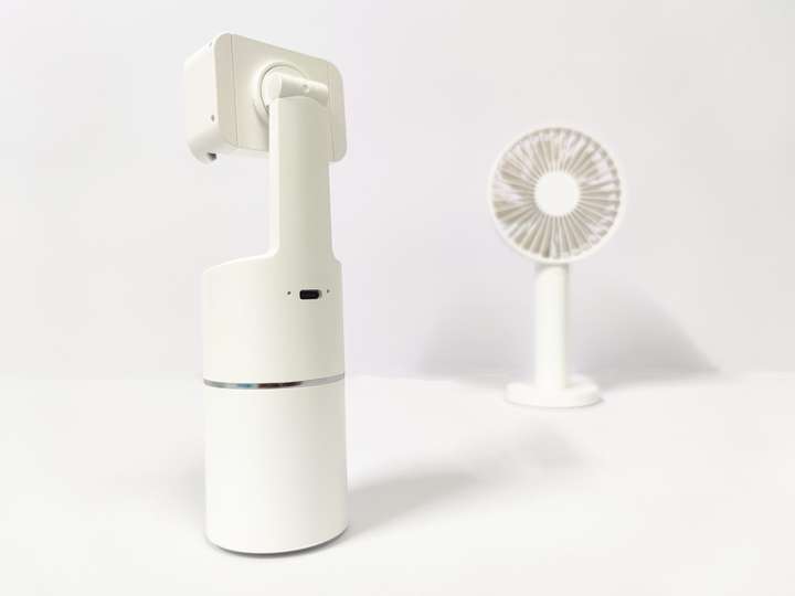 360度云台旋转,AI智能跟随旋转,这款支架让直播变得更简单