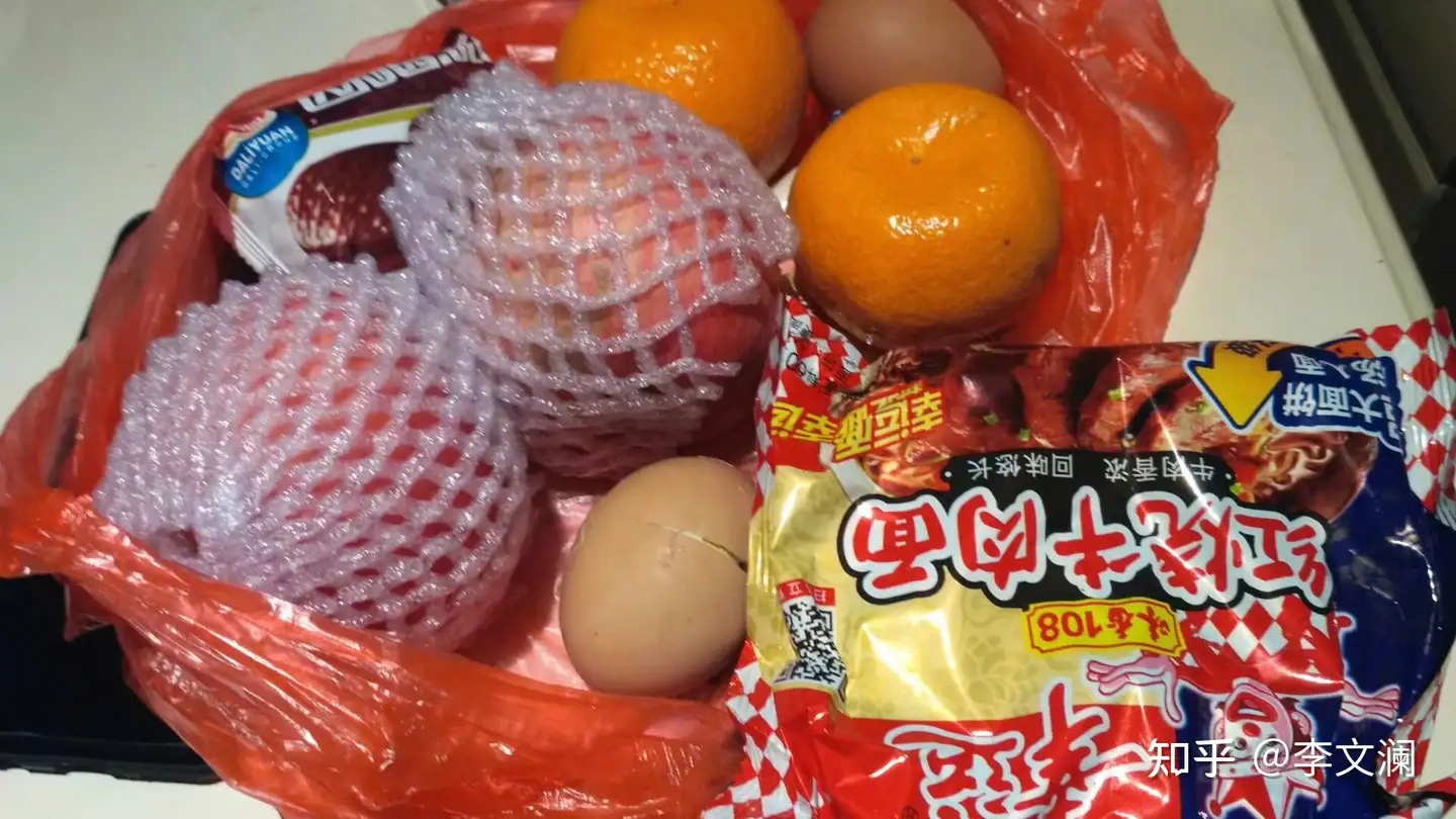 我发现很多农村教堂并没有发鸡蛋，那为什么还有那么多老头老太太去信？