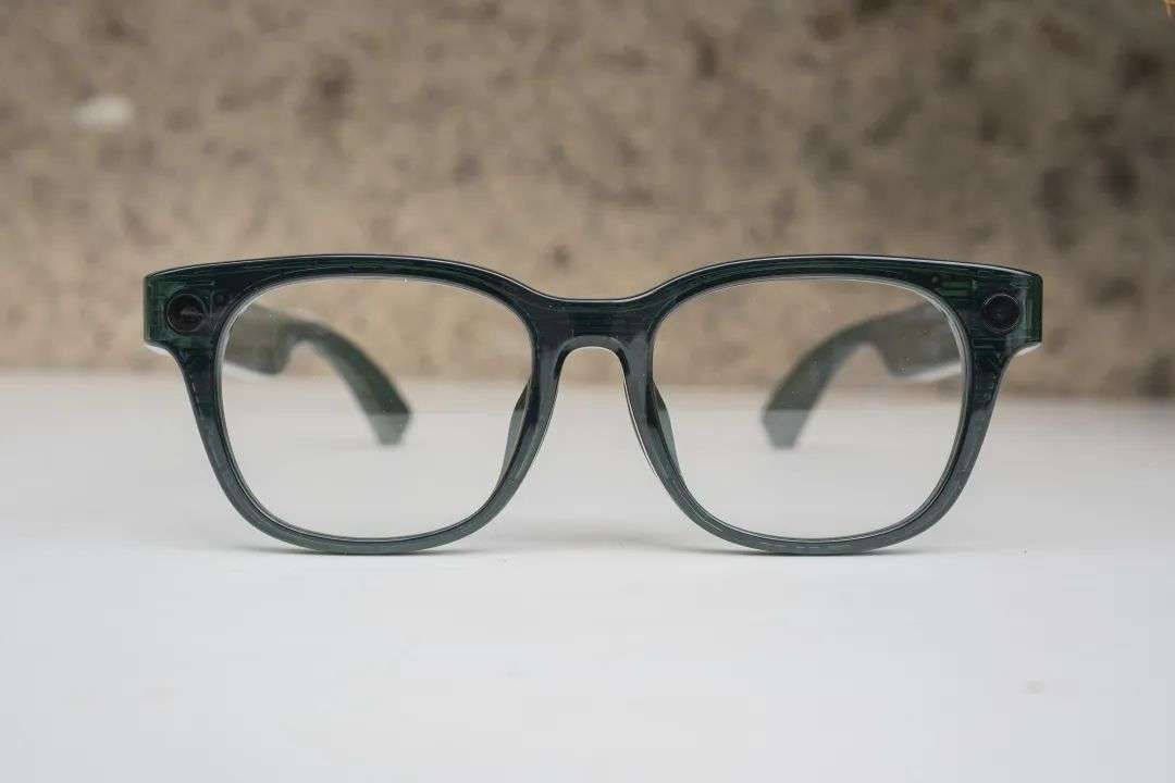 小米 AI 眼镜首发体验：对于国内用户，这可能是更好的 Meta Ray-Ban