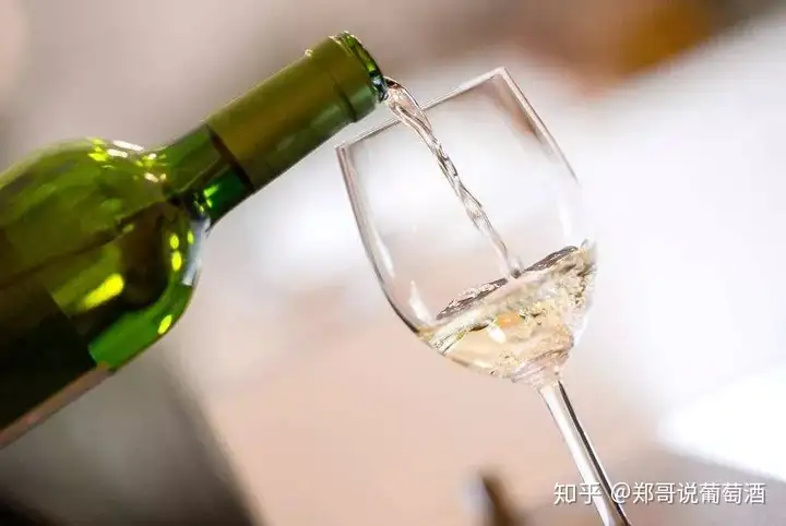 这都可以?(红葡萄与白葡萄酒的区别)红、白葡萄酒的生产过程有哪些不同-2023已更新(实时信息)-第1张图片-鲸幼网 这都可以?(红葡萄与白葡萄酒的区别)红、白葡萄酒的生产过程有哪些不同-2023已更新(实时信息)-第1张图片-鲸幼网