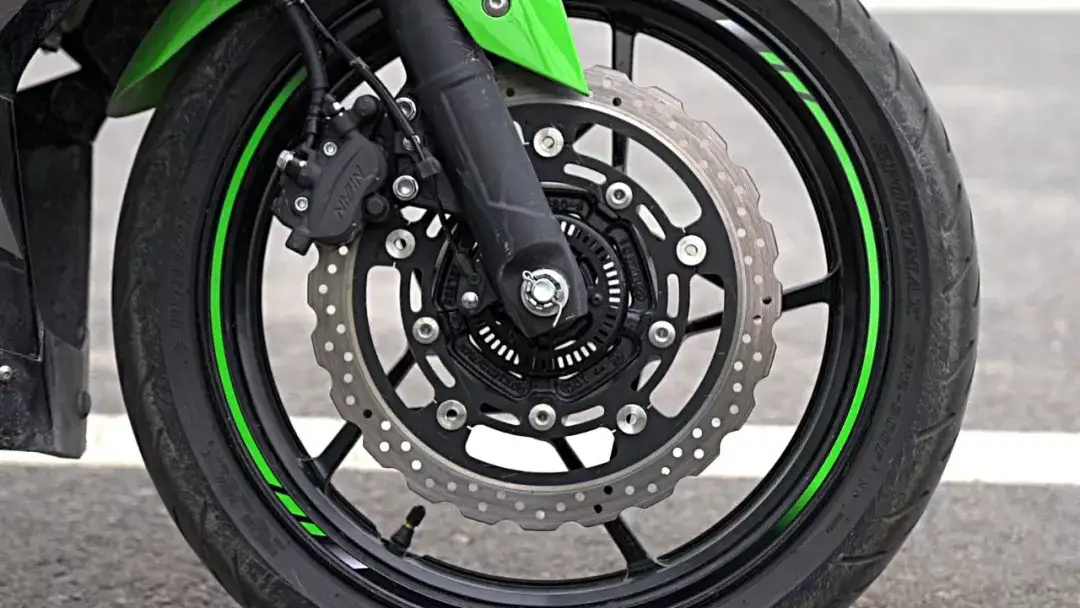 二挡能拉到128km H是怎样的体验 Ninja400原创测评 知乎