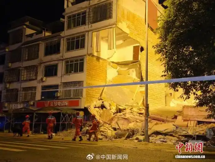 广西柳州连续两次发生 5.2 级地震，目前当地人的生活情况如何？作为亲历者你有什么想说的？