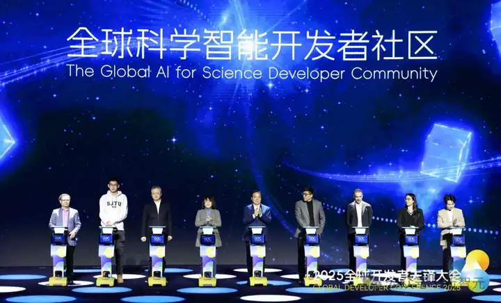 全球顶级AI大咖空降上海，千亿资本百万年薪引爆人才争夺战！机器人上街遛狗