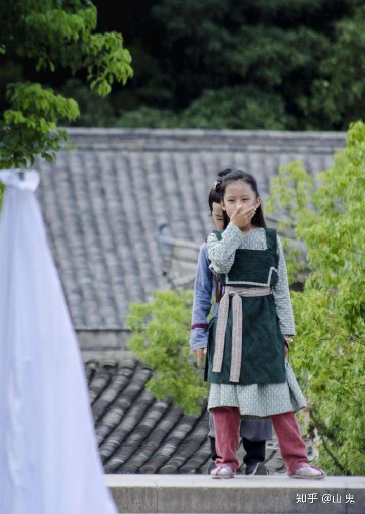 庆余年里面小时候的范若若是谁演的?