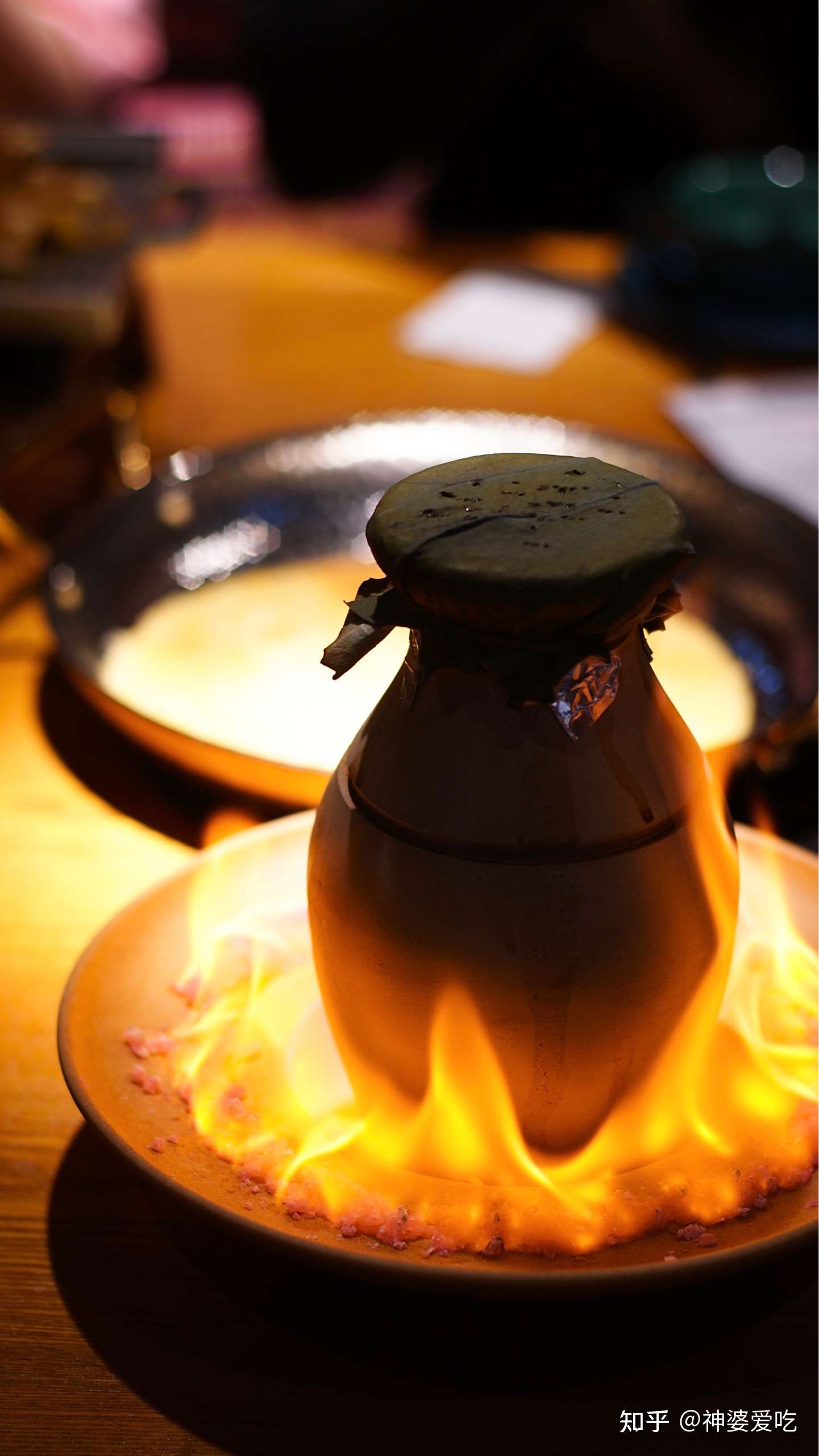 神婆爱吃 的想法: 灶膛罐罐牛腩点个火,土家特制瓦罐敲一敲 - 知乎