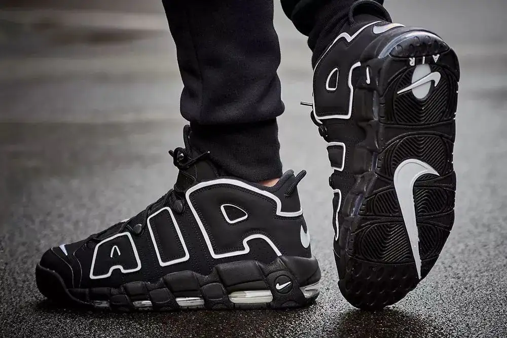 NIKE AIR MORE UP TEMPO モアテン ブラック 2020 - スニーカー