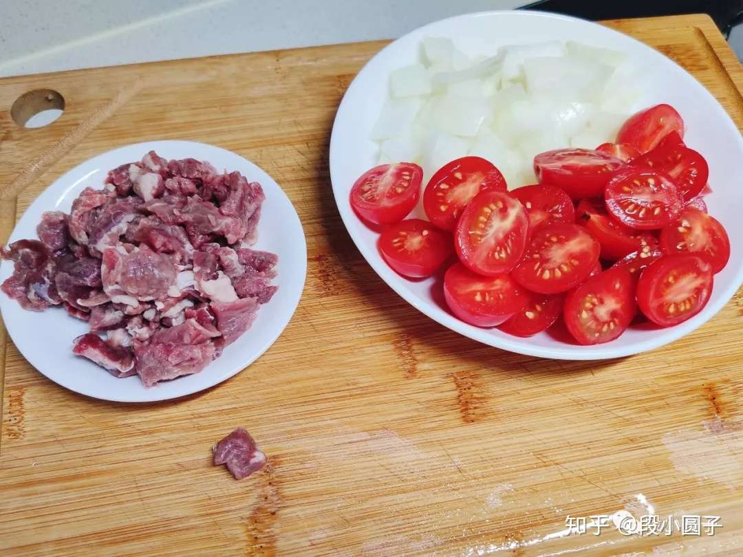 自制酱汁的番茄牛肉意面 这样做让番茄味更香浓 知乎