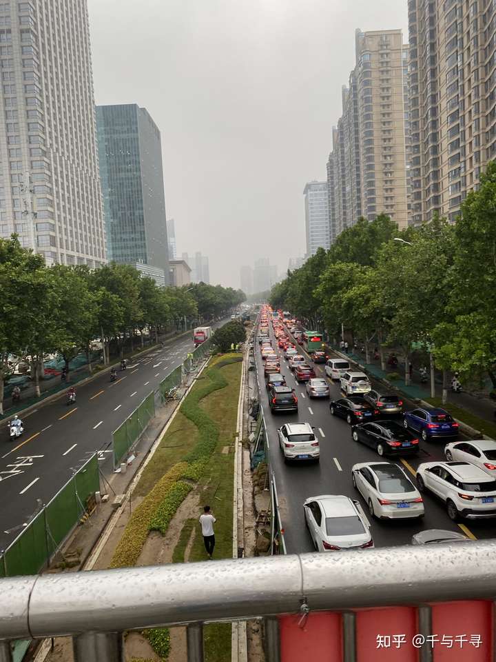 能不能描述一下你在一线城市的生活?