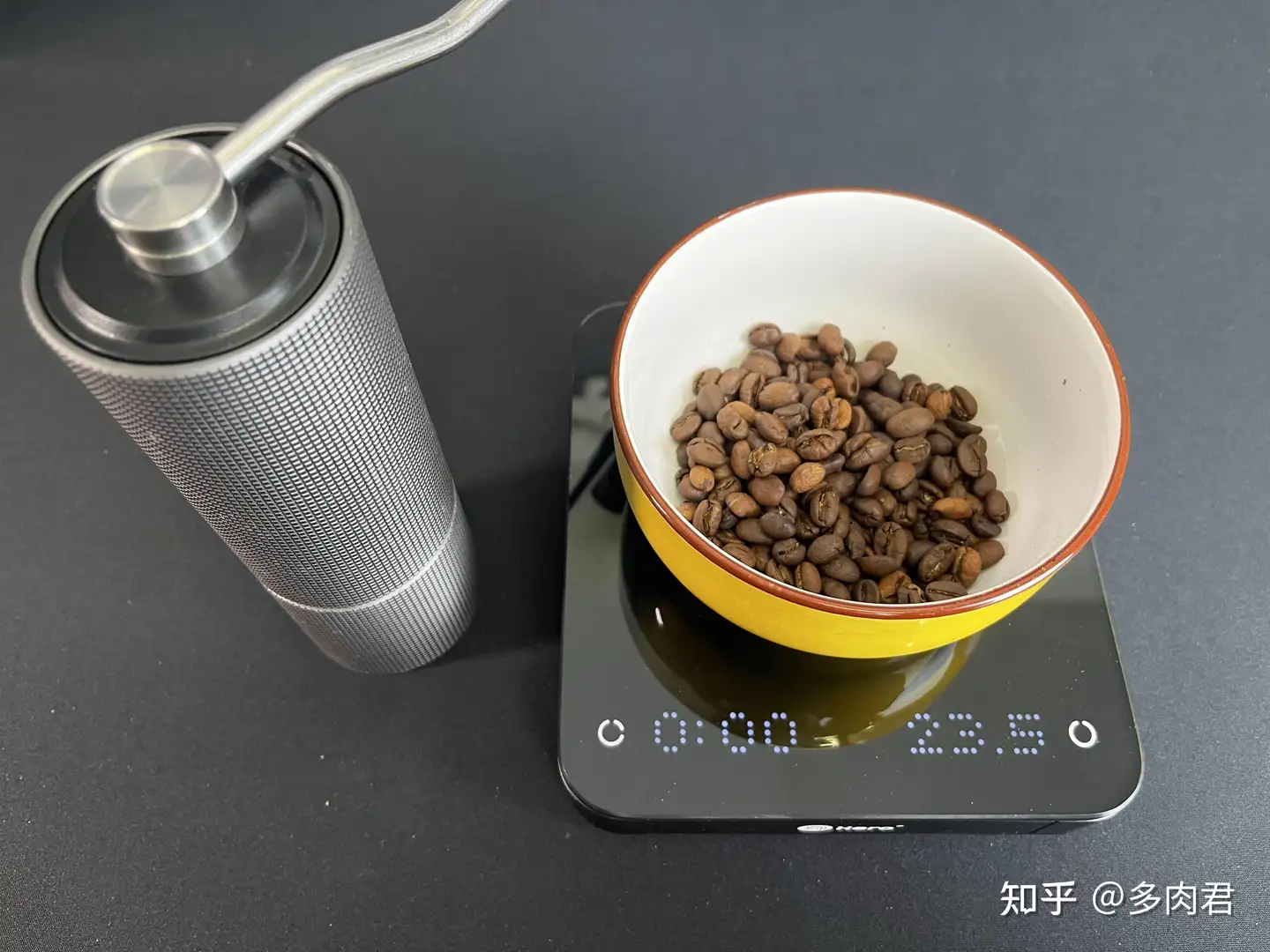 实测11款手摇磨豆机」2023年手摇磨豆机推荐，全面拆解11款咖啡磨豆机 