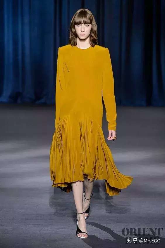 雪地里面什么颜色最显眼