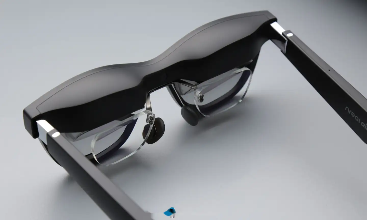 2299元玩AR，Nreal Air眼镜评测：索尼Micro OLED牛逼！ - 知乎