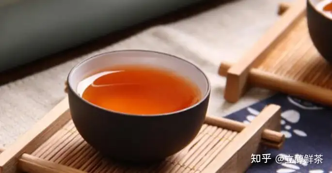 居然可以这样（独自一人品茶的说说）一个人独自品茶的句子，独自品茶的心静句子|给自己一盏茶的时间喘息，深圳南油女装高端货源app，