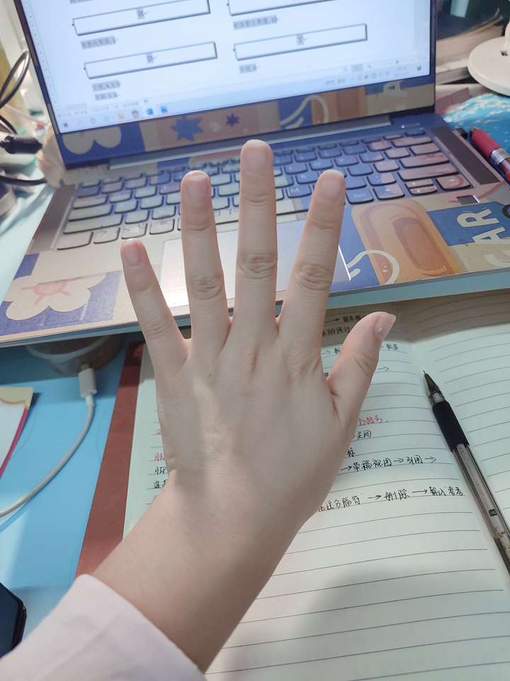 女生有一双好看的手是怎样的体验?