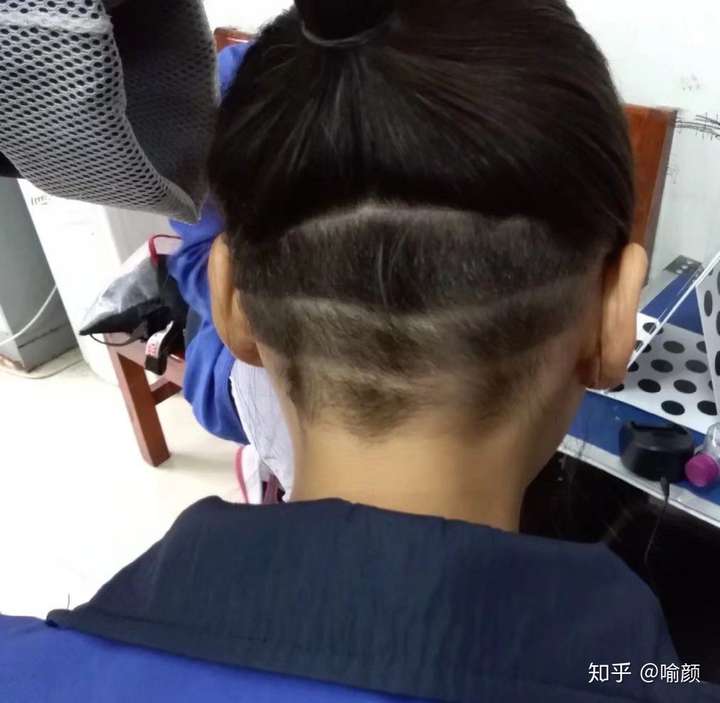 你们觉得女生把脑袋后面的头发剃了怎么样?